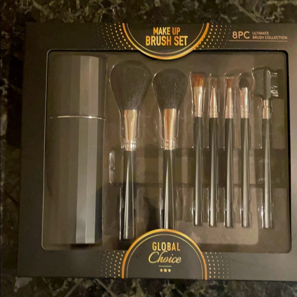 Women’s make up brushes NWT